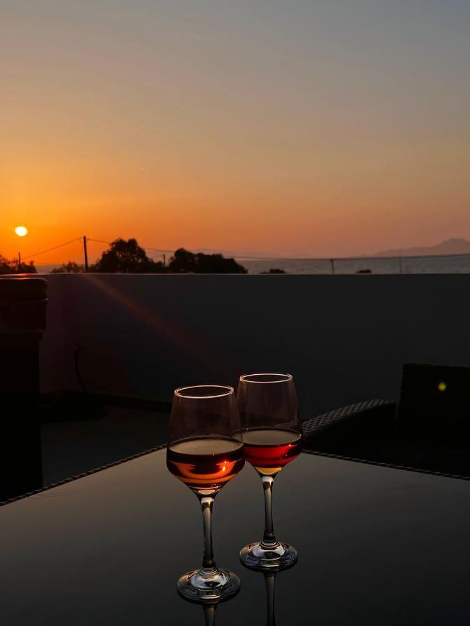 Odyssea Top View & Hot Jacuzzi Front Beach クレマスティ エクステリア 写真