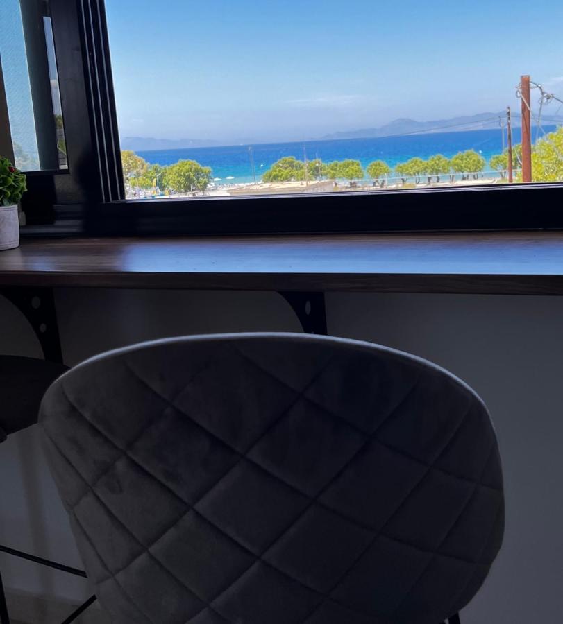 Odyssea Top View & Hot Jacuzzi Front Beach クレマスティ エクステリア 写真