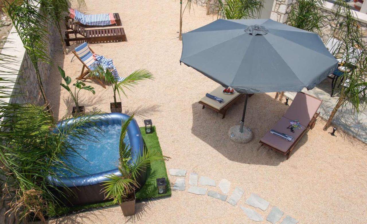 Odyssea Top View & Hot Jacuzzi Front Beach クレマスティ エクステリア 写真